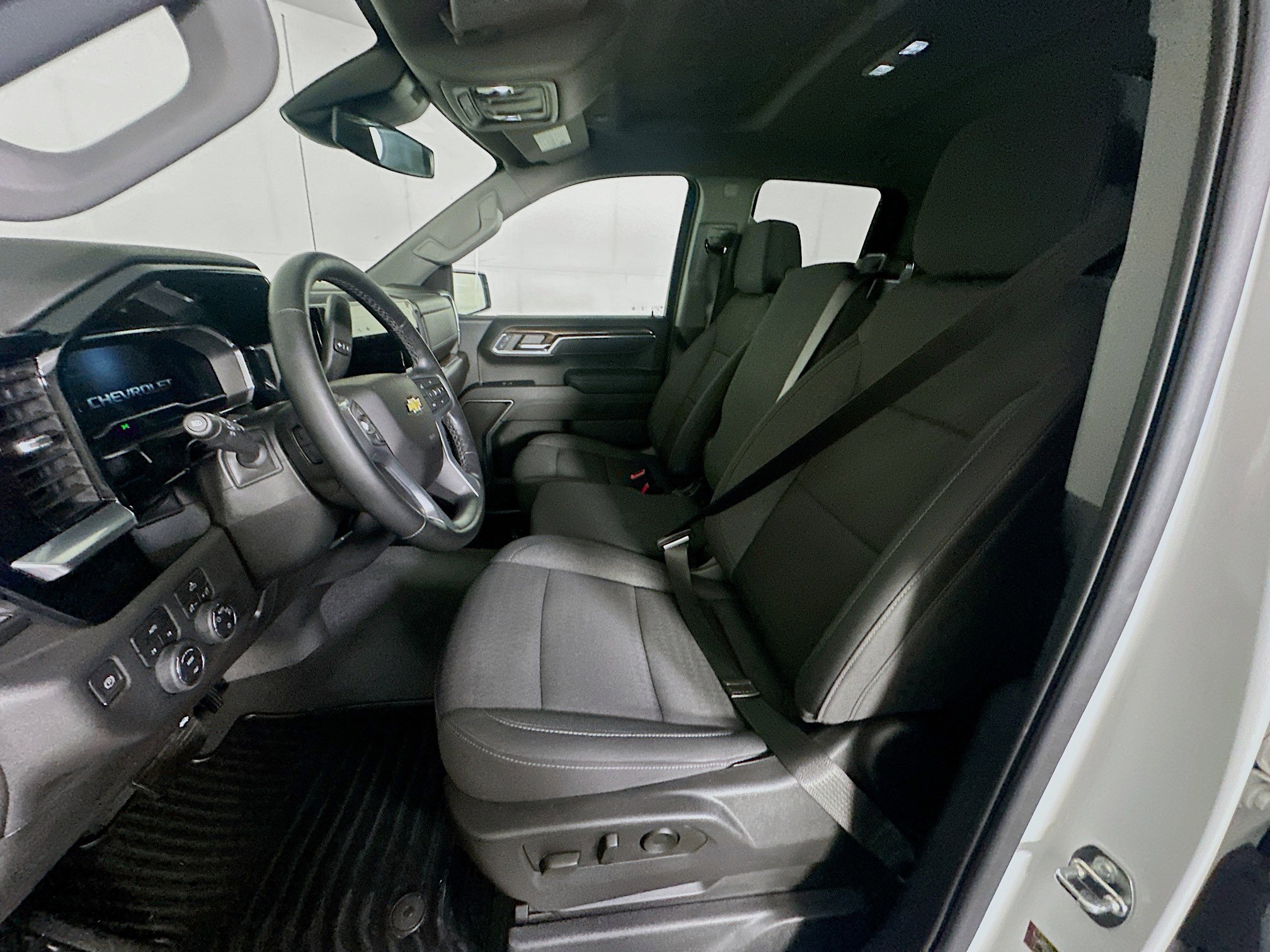 Used 2023 Chevrolet Silverado 1500 LT image 13