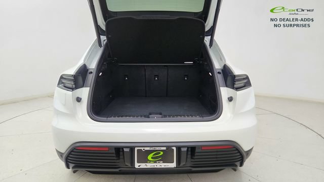 Used 2025 Porsche Macan Electric RWD image 14