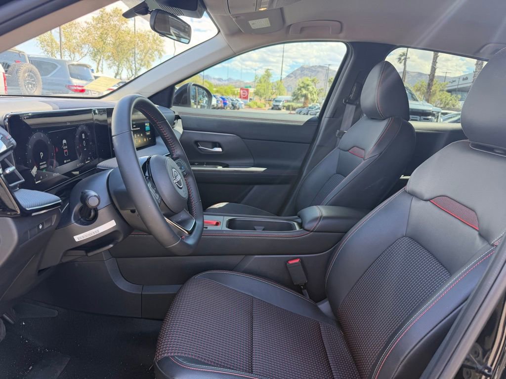 Used 2025 Nissan Kicks SR image 12