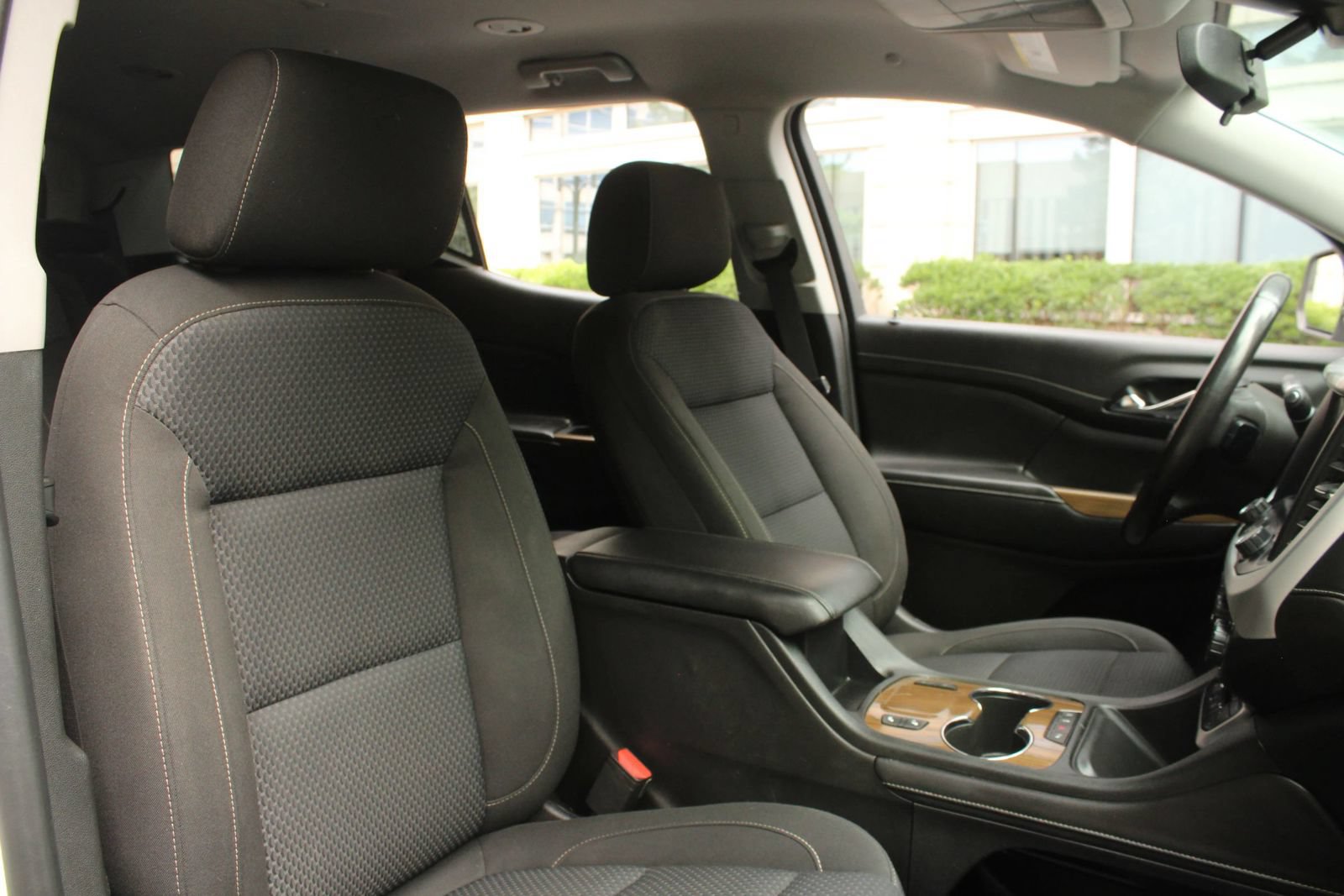 Used 2020 GMC Acadia SLE w/ Driver Convenience Package FWD image 27