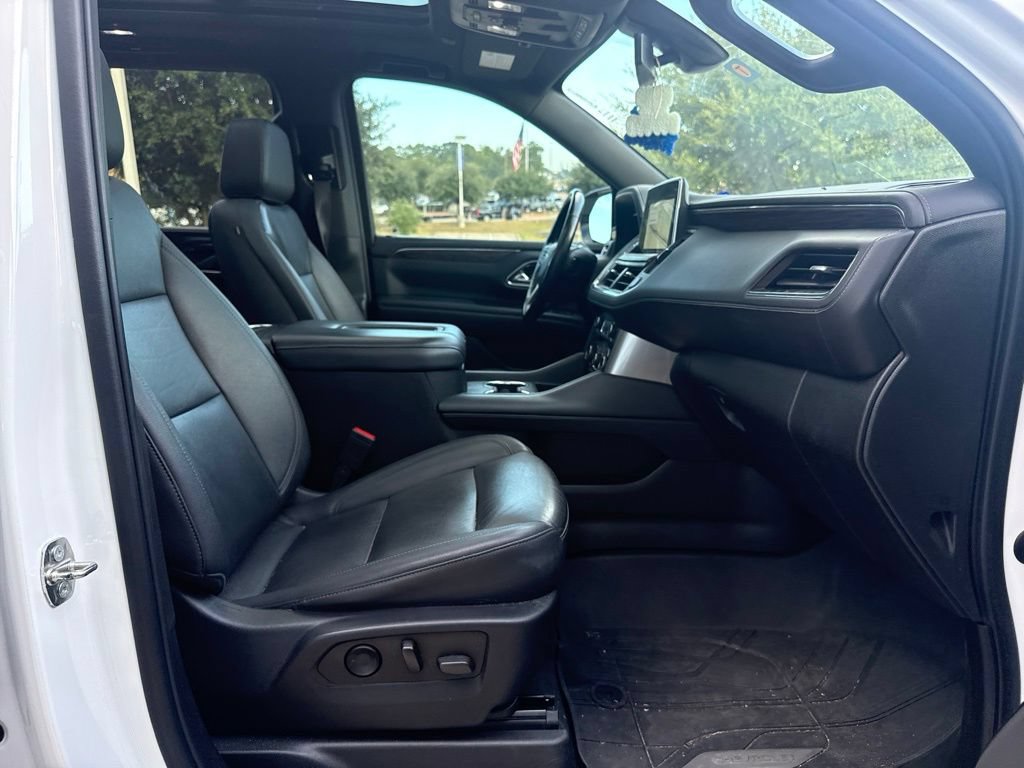 Used 2022 Chevrolet Suburban Z71 w/ Luxury Package AWD/4WD image 11