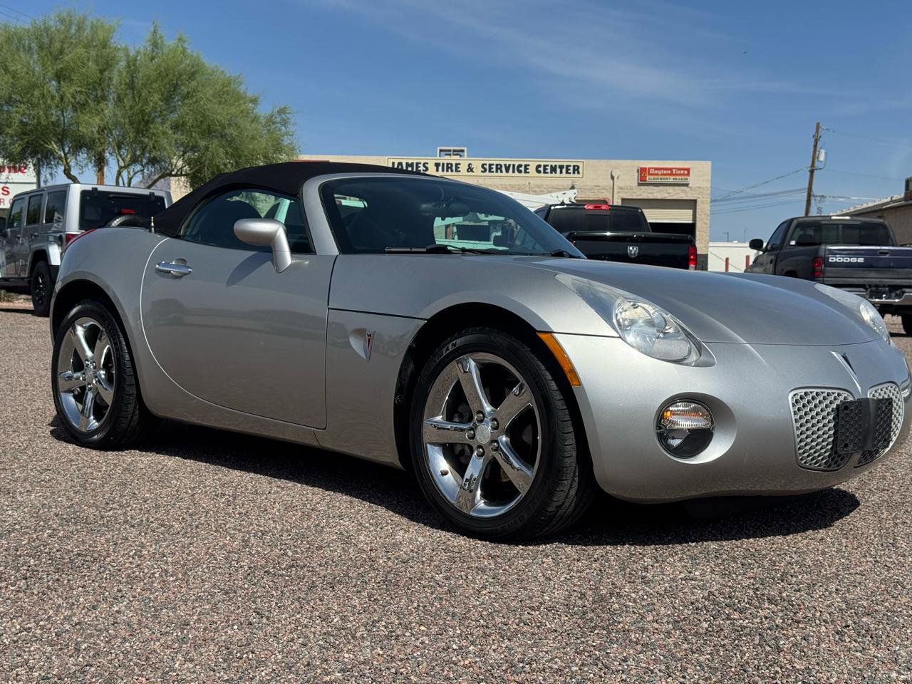 Used 2006 Pontiac Solstice Convertible w/ Premium Package RWD image 23
