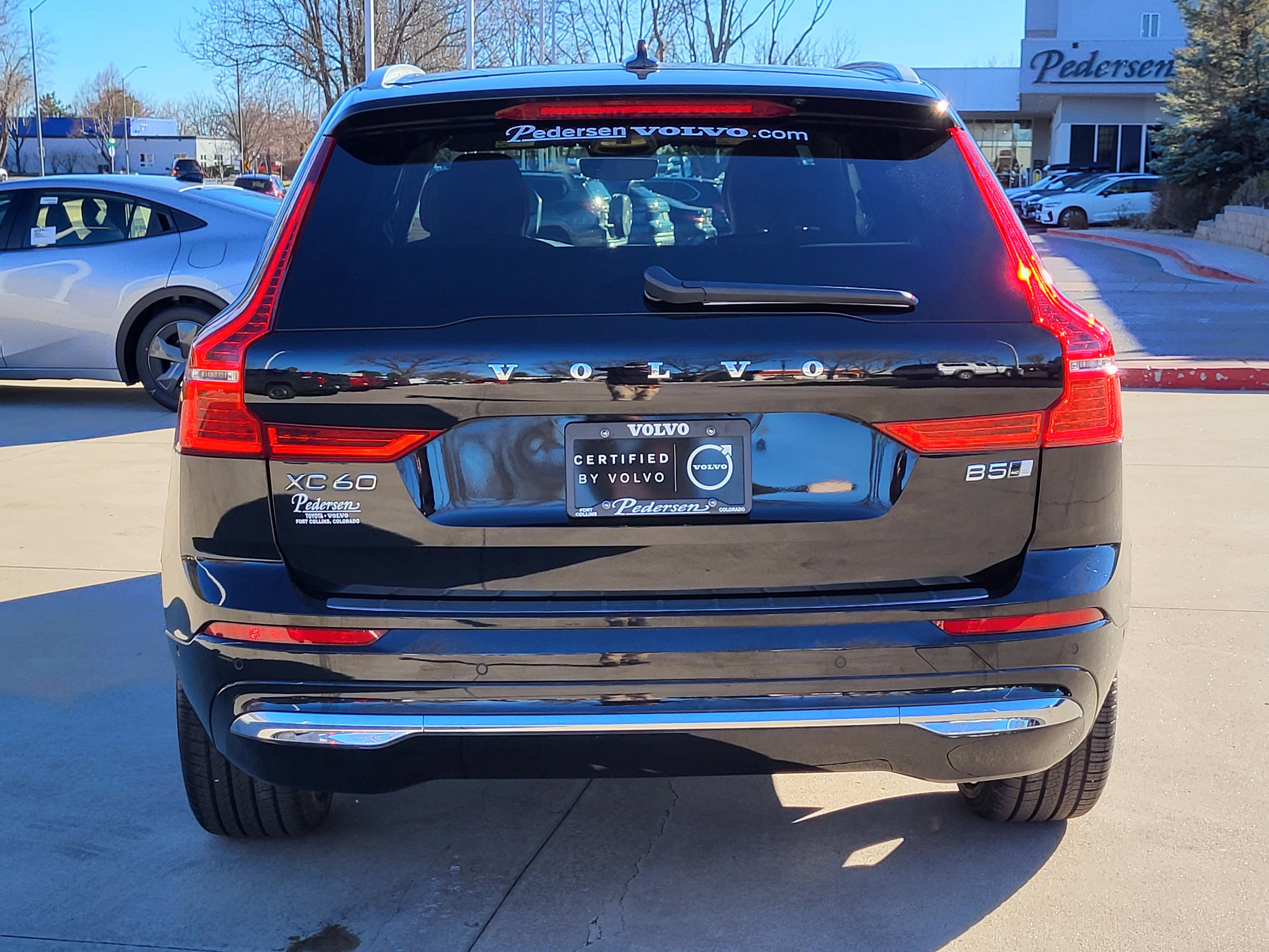 Certified 2023 Volvo XC60 B5 Ultimate w/ Protection Package Premier image 7