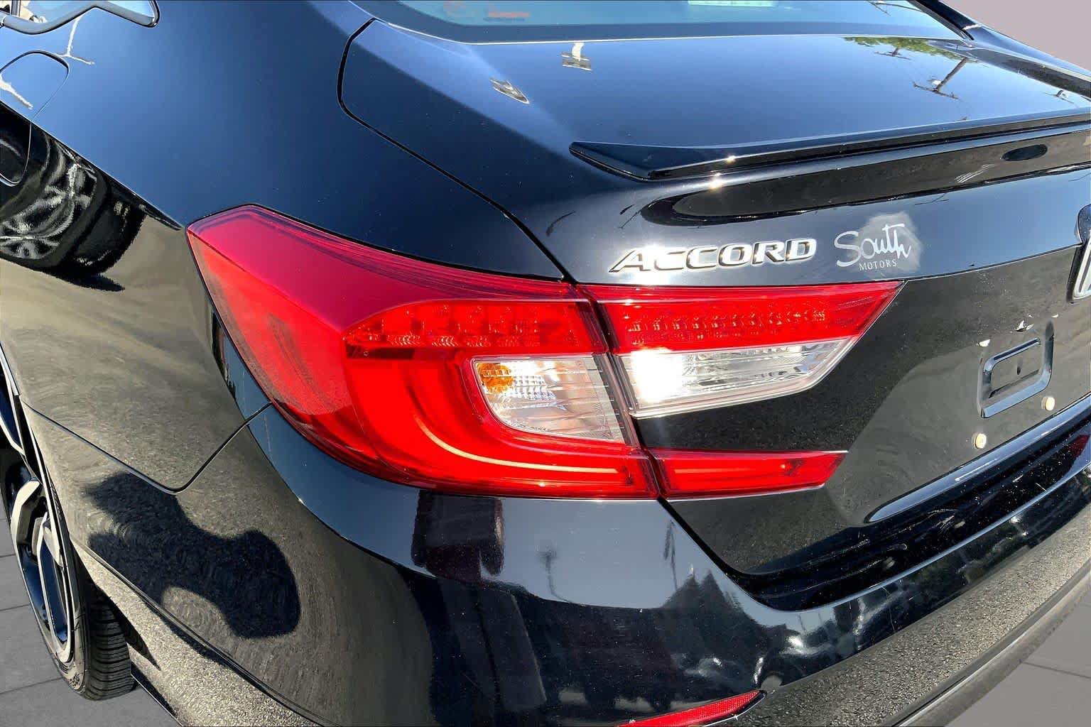 Used 2018 Honda Accord Sport image 25
