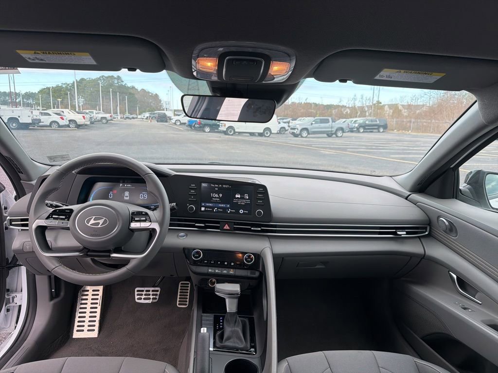 New 2025 Hyundai Elantra Sport image 19