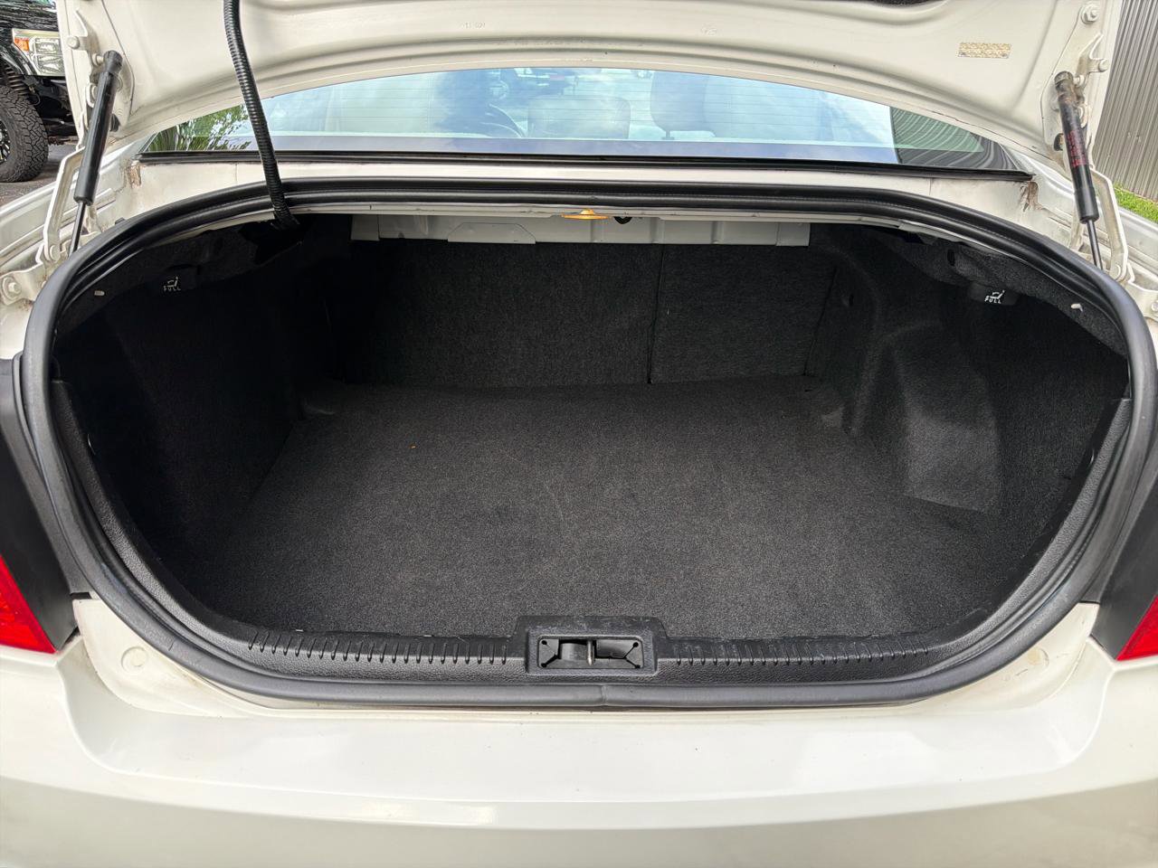 Used 2011 Ford Fusion SEL FWD image 22