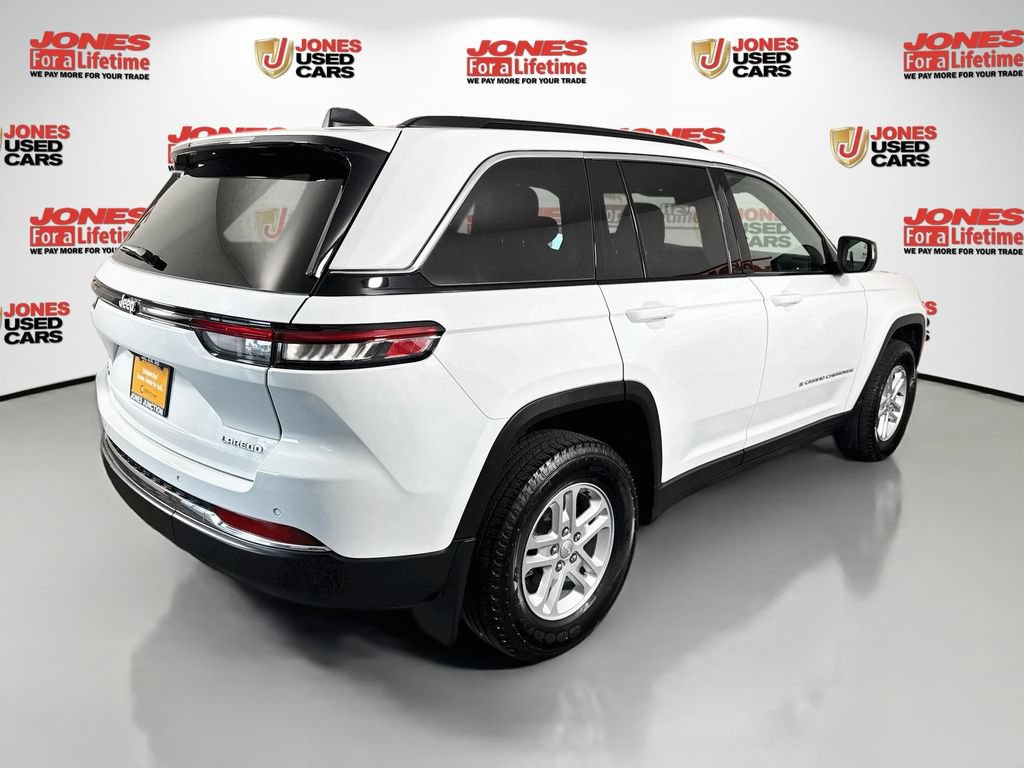 Used 2025 Jeep Grand Cherokee Laredo w/ MOPAR Finishing Package AWD/4WD image 15