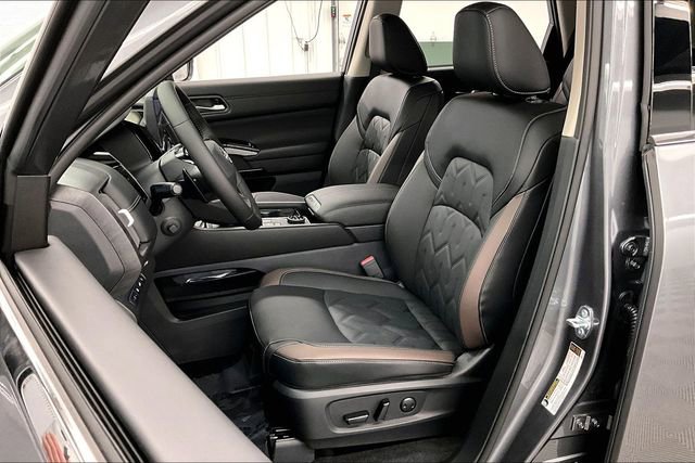 New 2026 Nissan Pathfinder Platinum image 10
