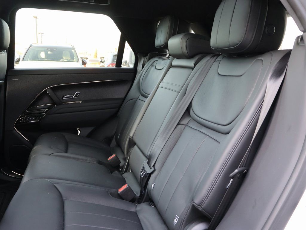Used 2025 Land Rover Range Rover Sport Dynamic SE image 12