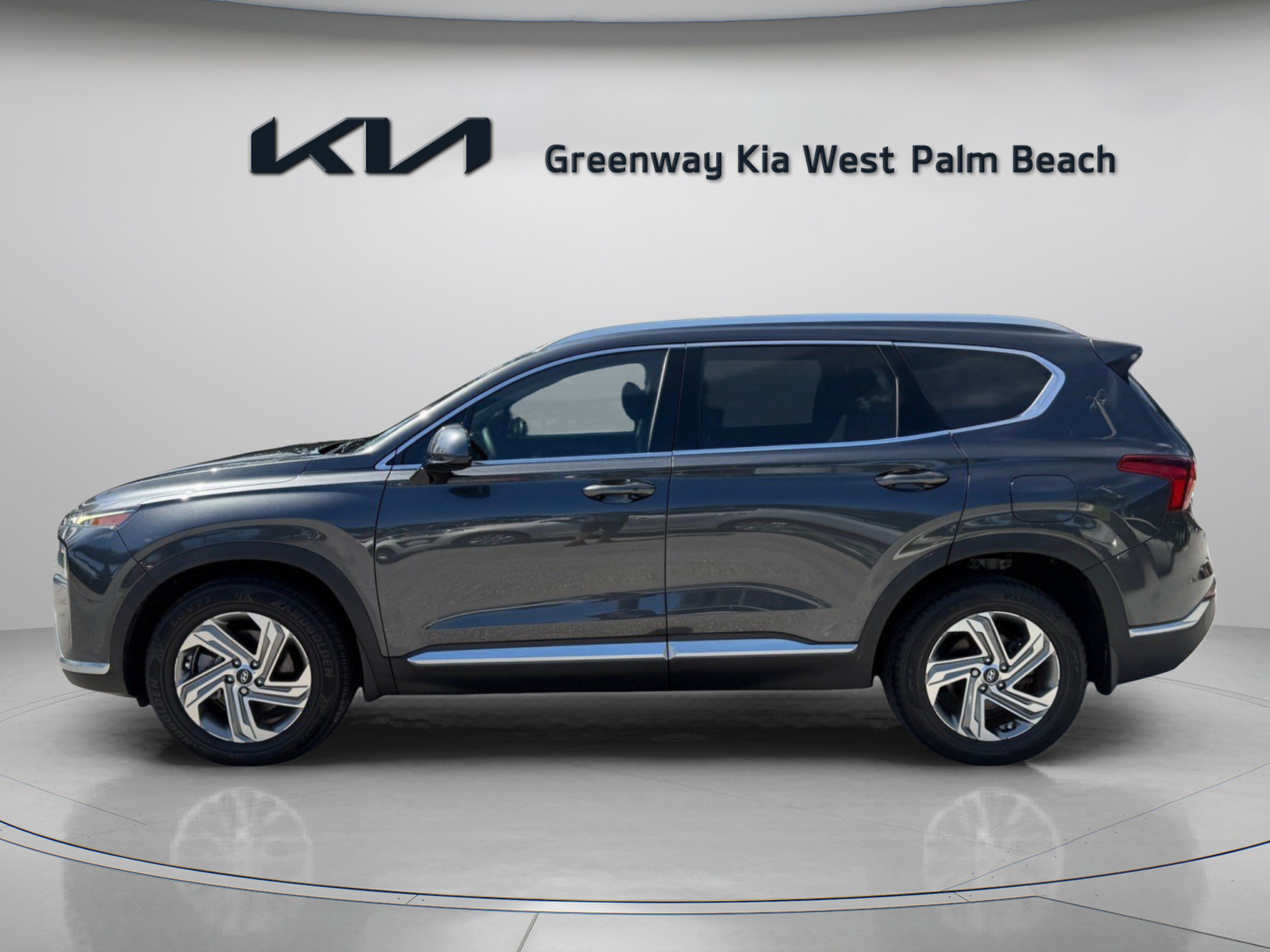 Used 2021 Hyundai Santa Fe SEL FWD image 4