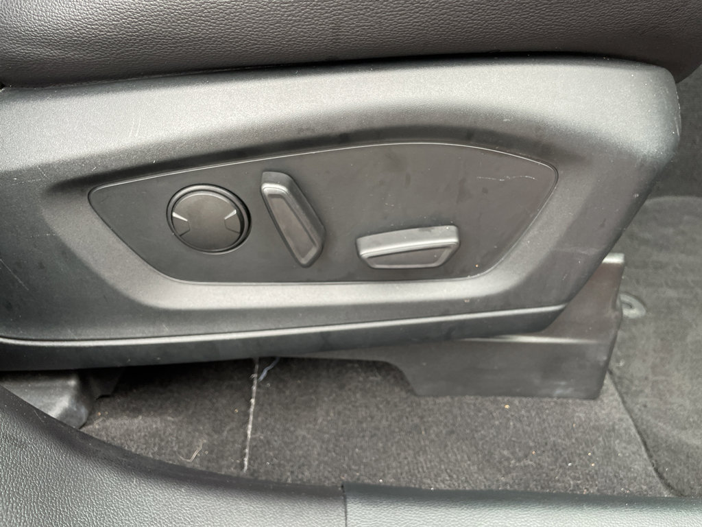 Used 2020 Ford Explorer XLT w/ Equipment Group 202A image 32