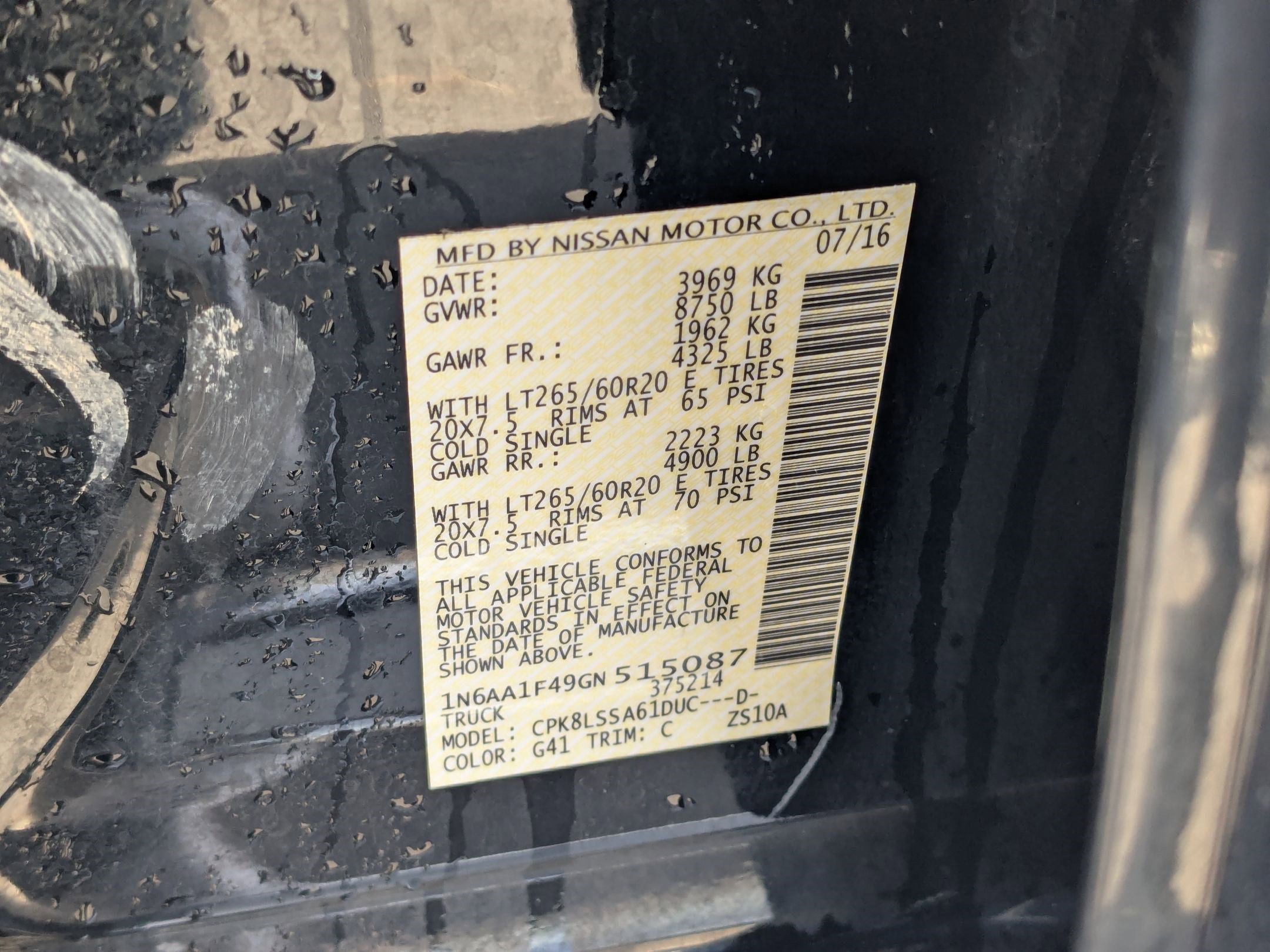 Used 2016 Nissan Titan SV image 34