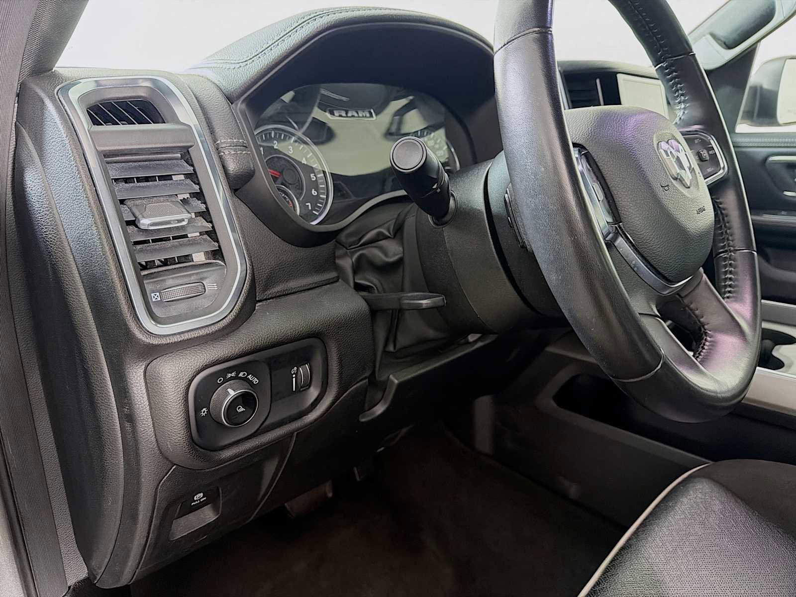 Used 2024 RAM 1500 Laramie RWD image 8