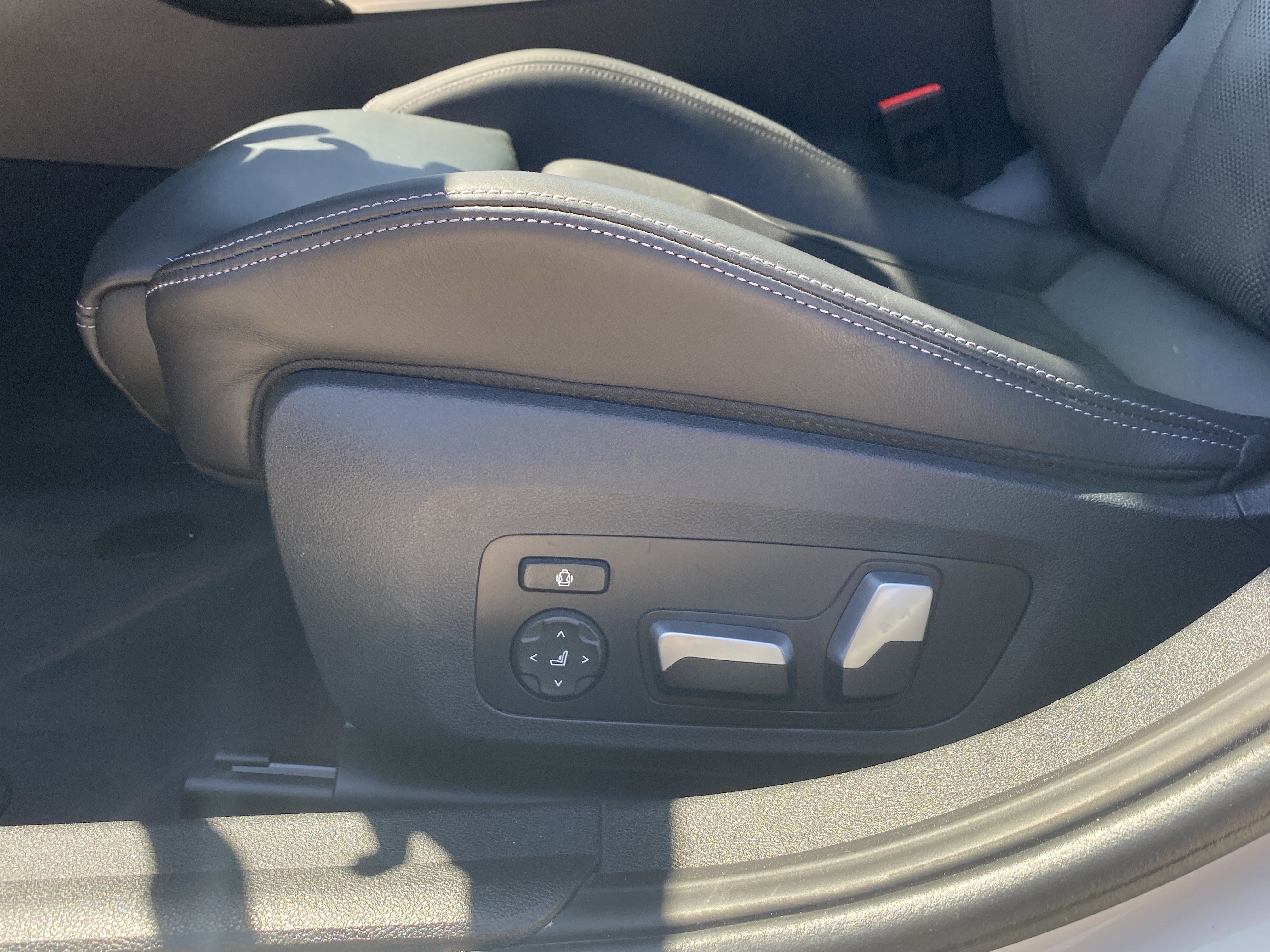 Used 2024 BMW M3 Competition image 28