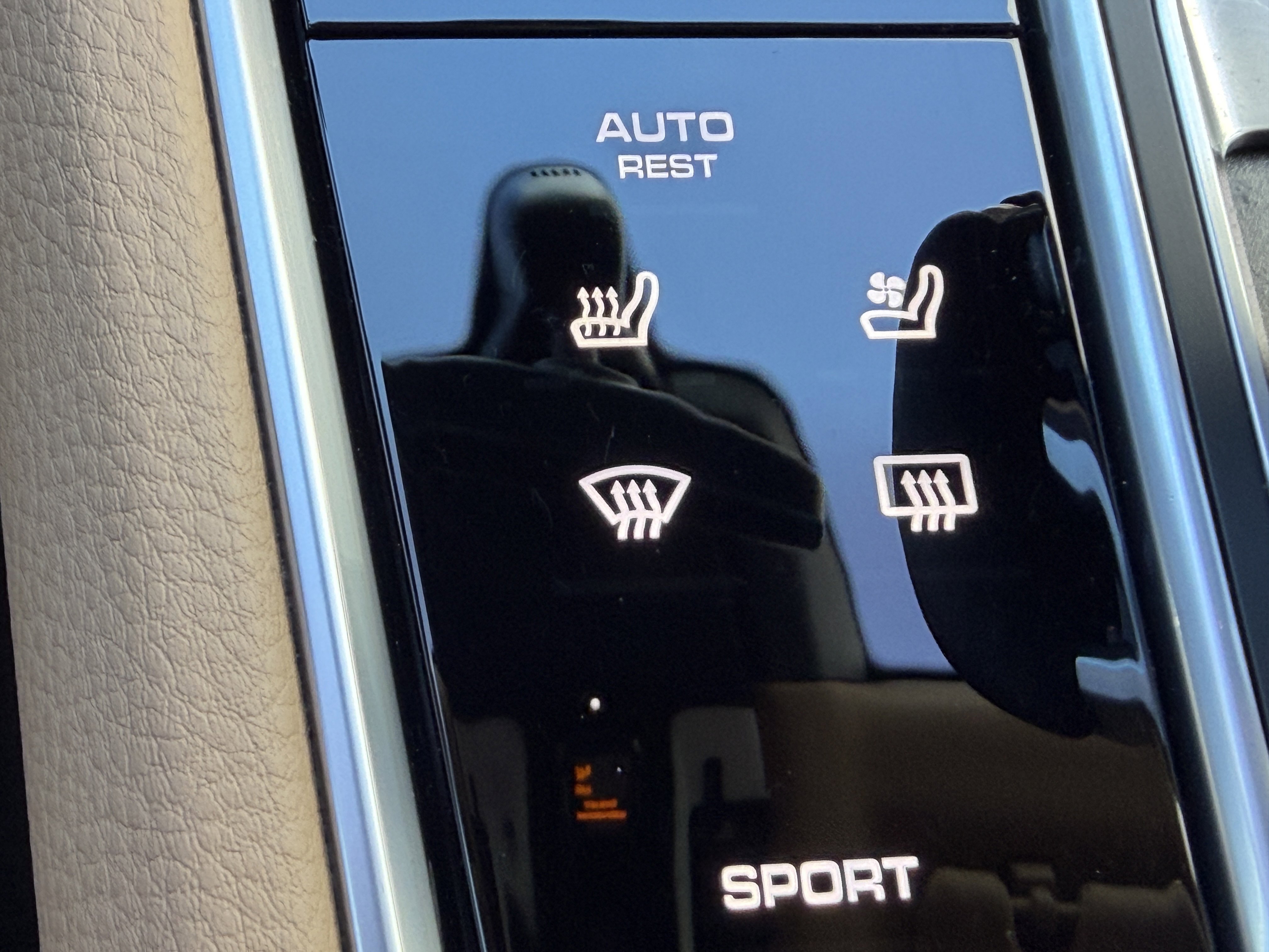 Certified 2023 Porsche Panamera 4S image 32