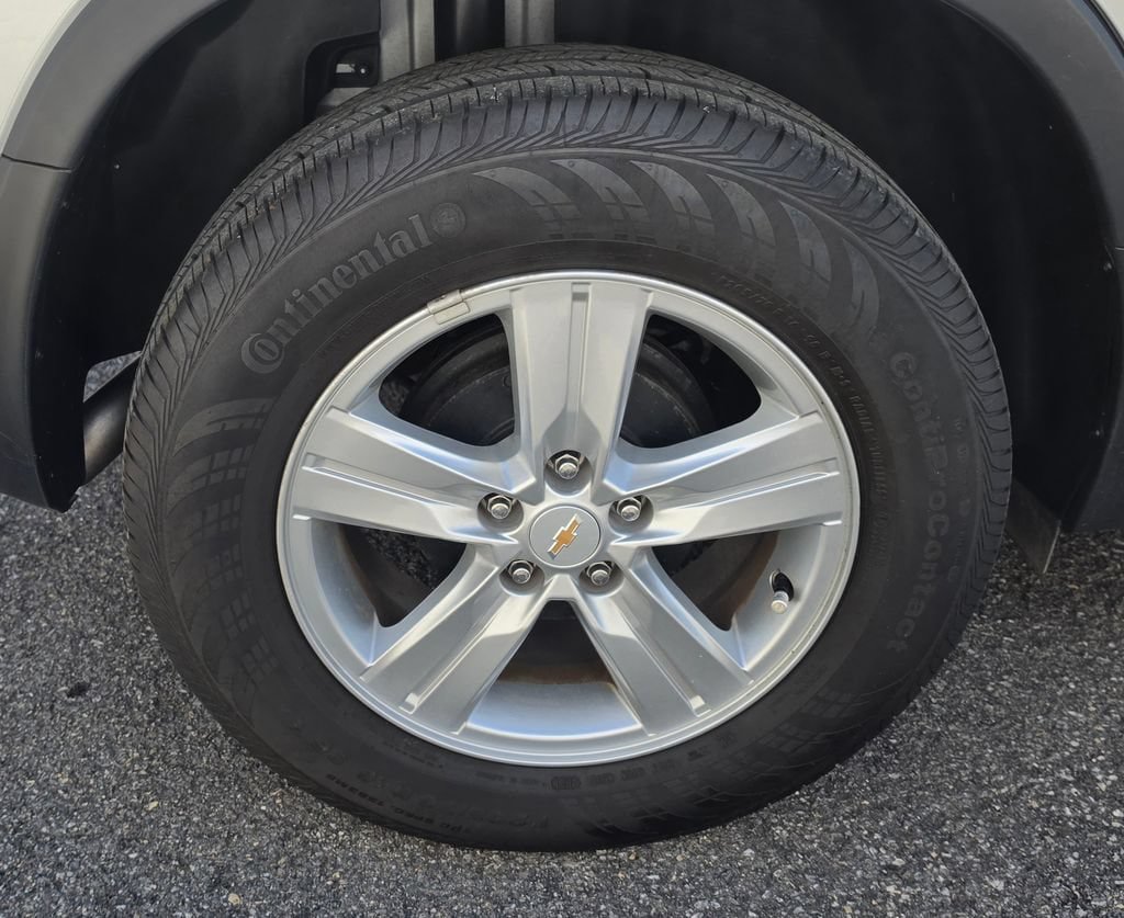 Used 2022 Chevrolet Trax LS w/ Tint and Cruise Package FWD image 27