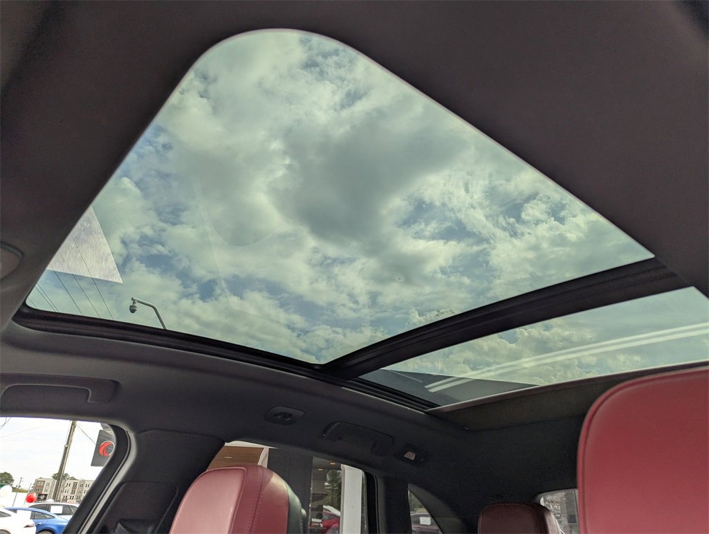 Used 2024 Porsche Macan Turbo image 14