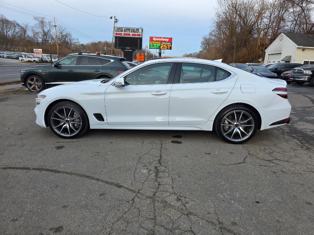 Used 2024 Genesis G70 2.5T image 8