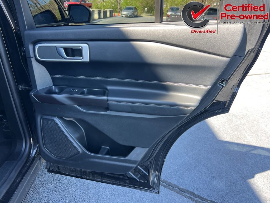 Used 2020 Ford Explorer XLT w/ Equipment Group 202A RWD image 23