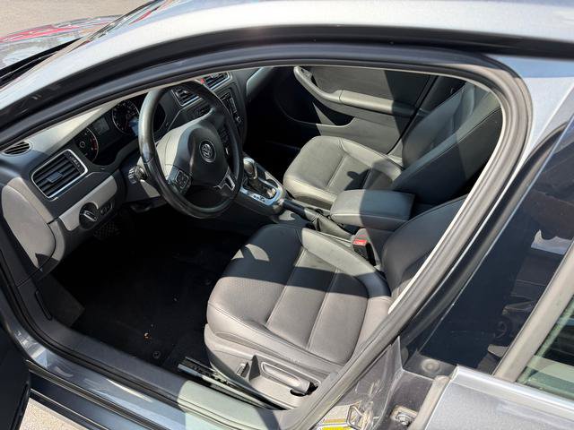 Used 2014 Volkswagen Jetta SE FWD image 6