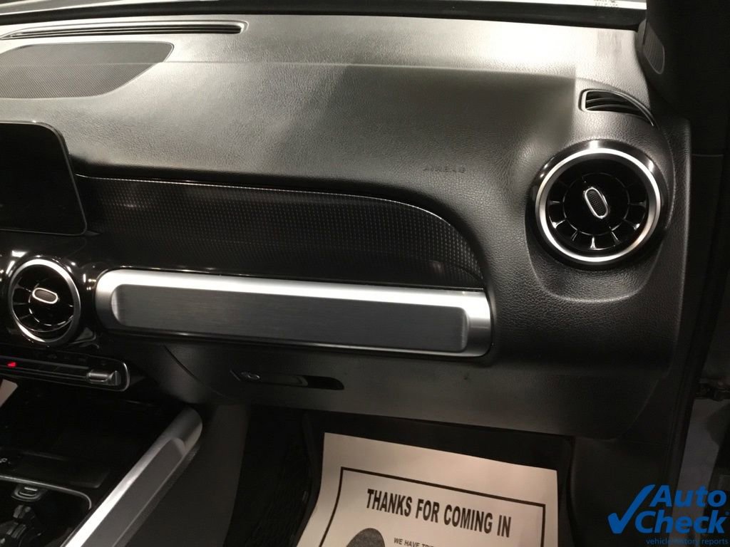 Used 2020 Mercedes-Benz GLB 250 4MATIC image 37