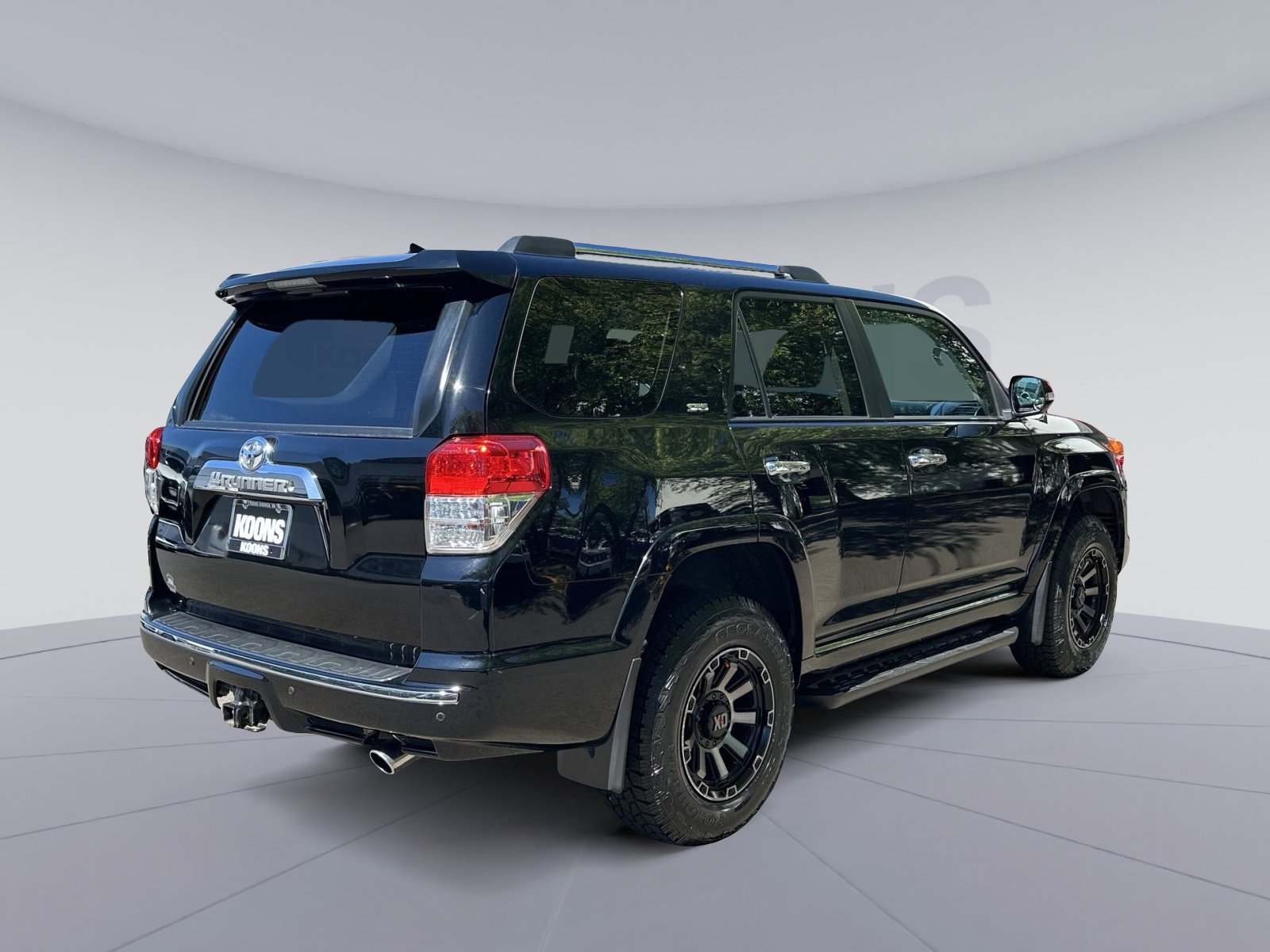 Used 2011 Toyota 4Runner SR5 AWD/4WD image 8