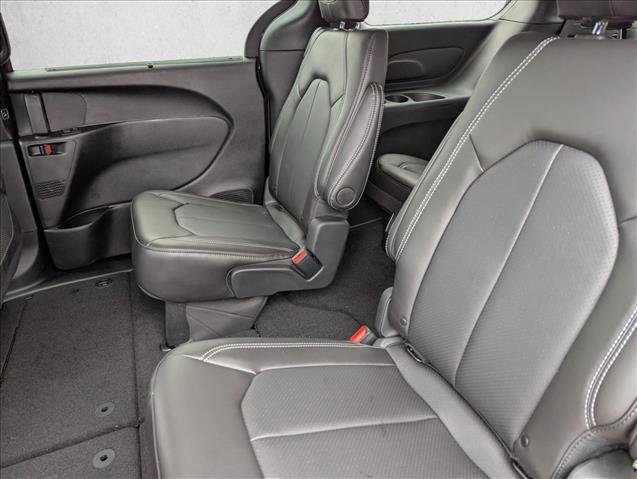 New 2026 Chrysler Pacifica Select w/ S Appearance Package image 24