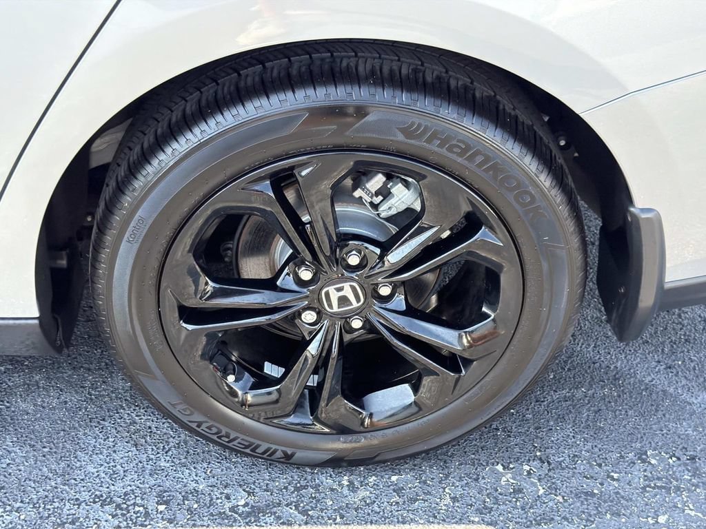 Used 2025 Honda Accord SE image 11