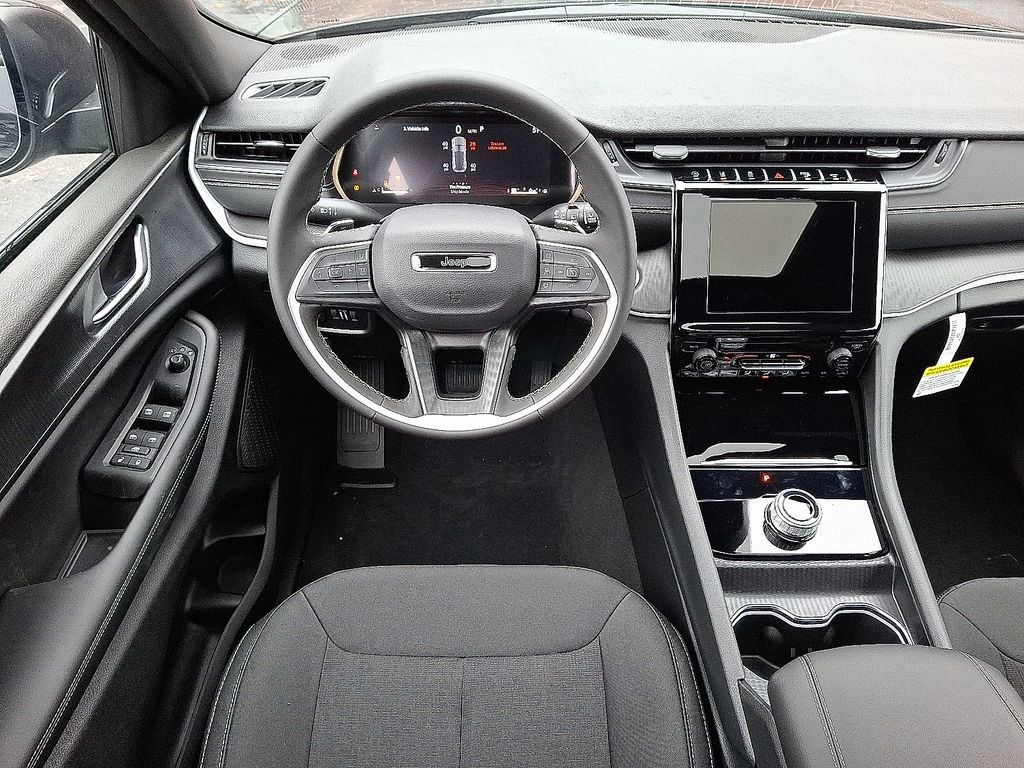 New 2025 Jeep Grand Cherokee Laredo X image 12