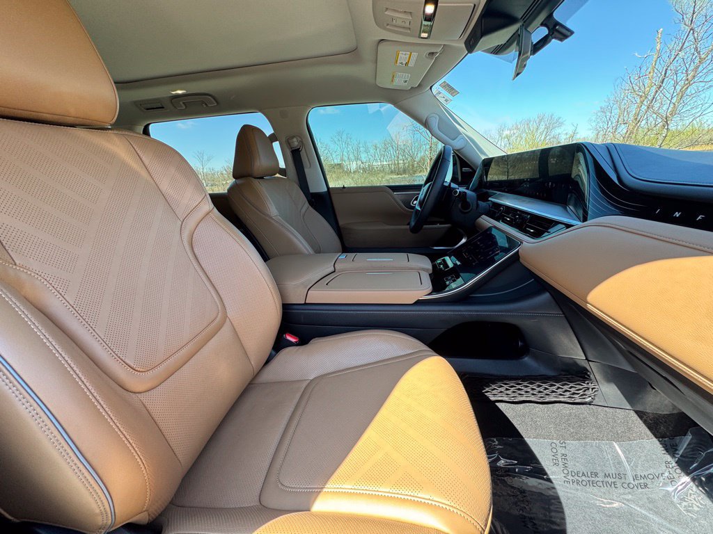 Certified 2026 INFINITI QX80 Luxe w/ Cargo Package AWD/4WD image 29