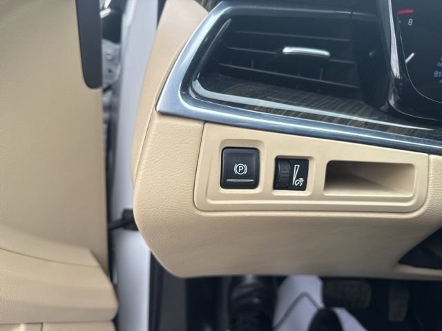 Used 2018 Cadillac XT5 AWD image 21