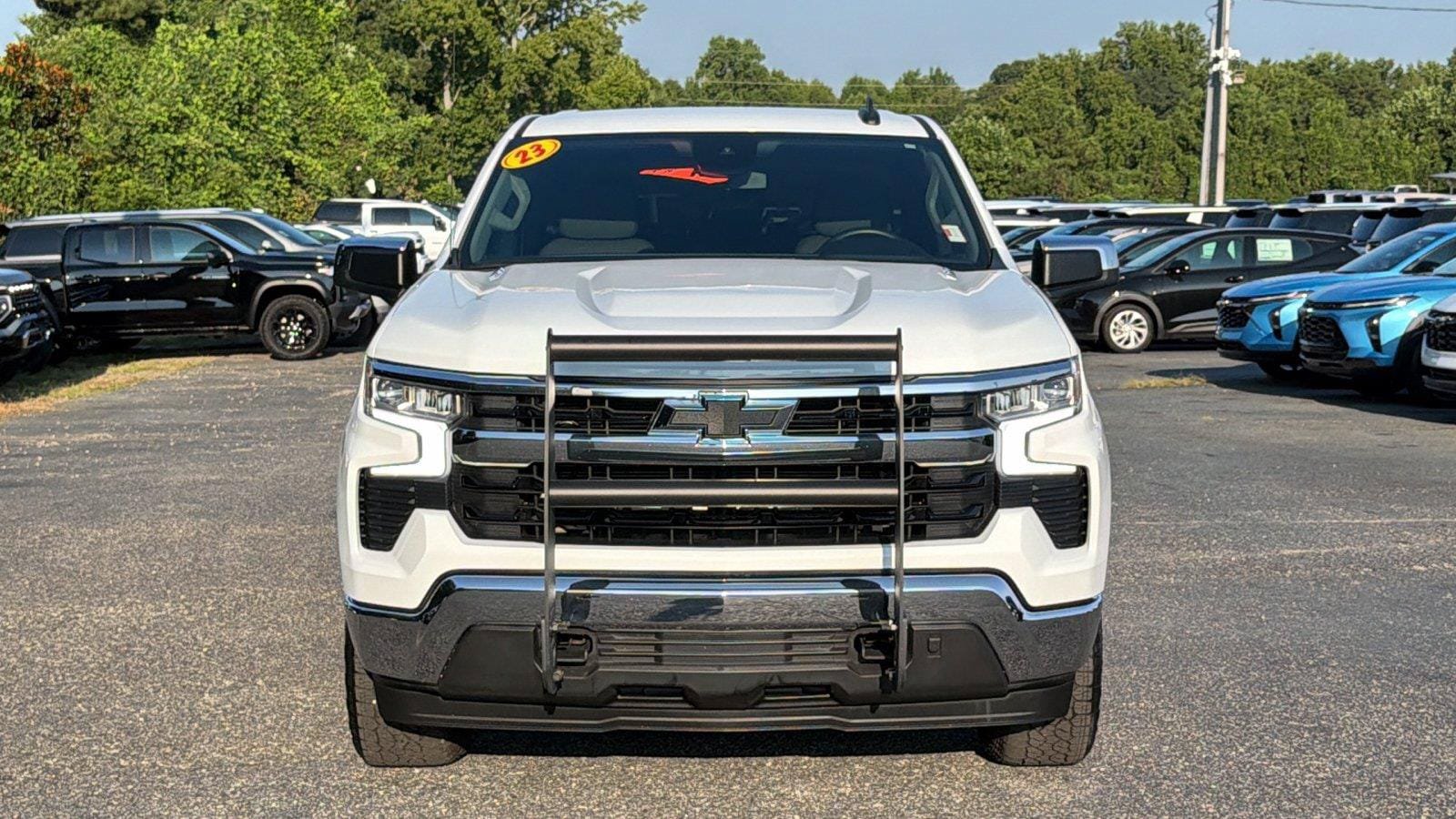 Used 2023 Chevrolet Silverado 1500 LT AWD/4WD image 2