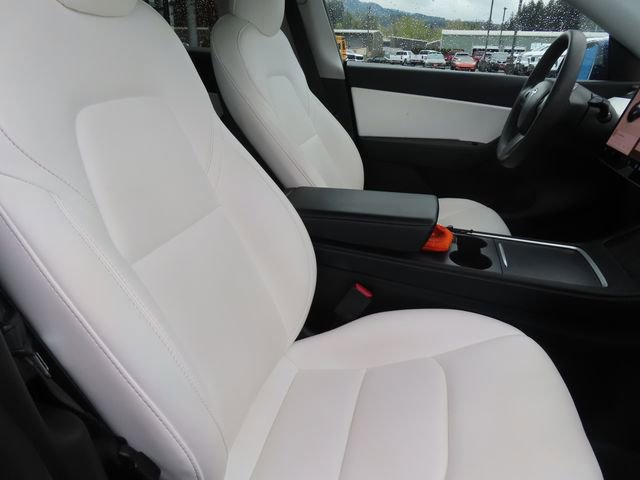 Used 2021 Tesla Model Y Long Range AWD/4WD image 29