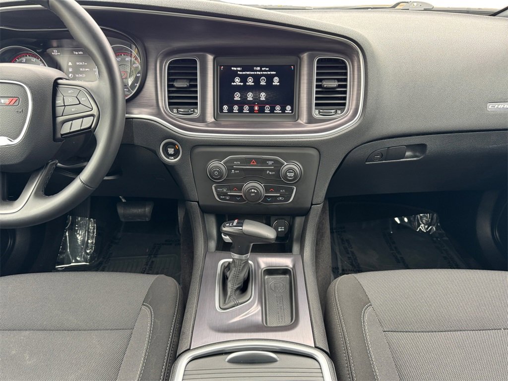 Used 2018 Dodge Charger SXT image 25