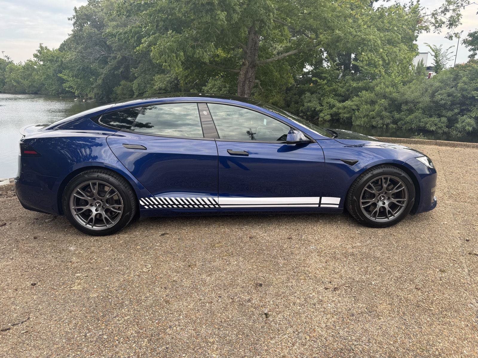 Used 2022 Tesla Model S Plaid AWD/4WD image 3