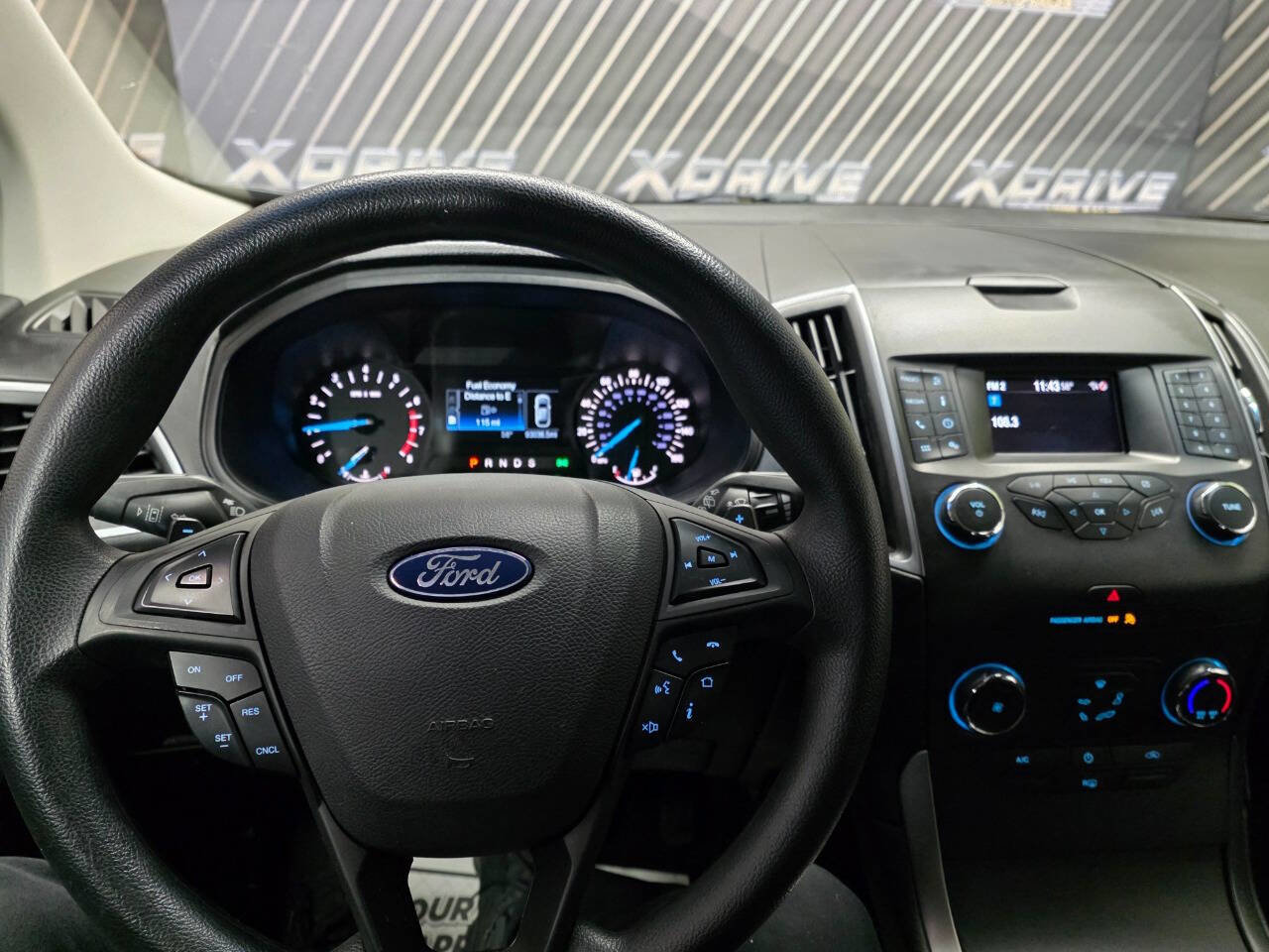 Used 2019 Ford Edge SE image 16