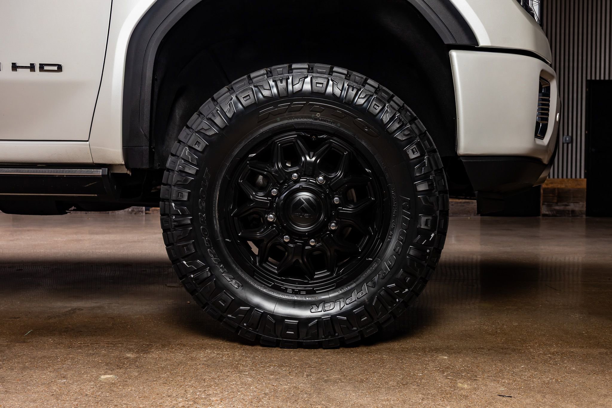 Used 2023 GMC Sierra 3500 Denali w/ Denali Ultimate Package image 12