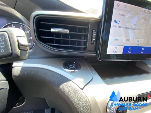 Used 2022 Ford Explorer XLT AWD/4WD image 38
