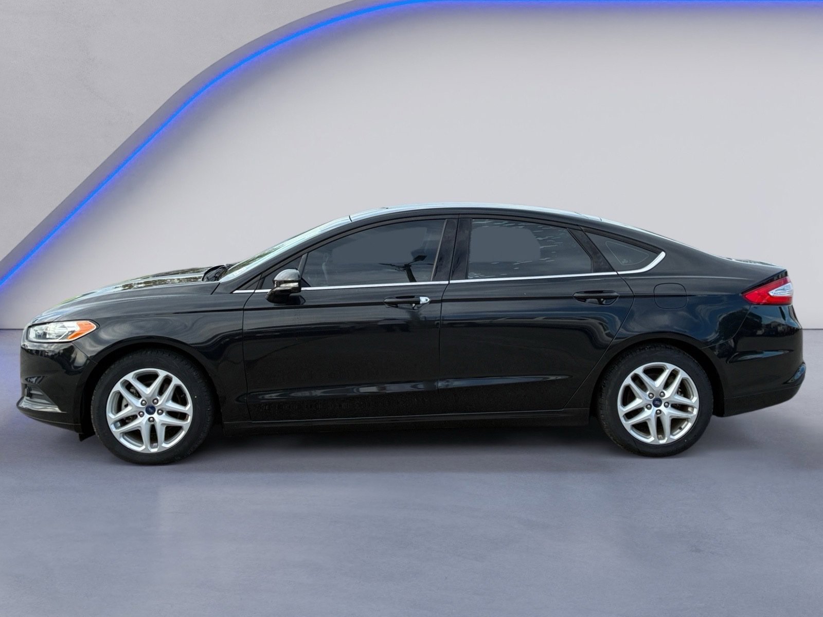 Used 2015 Ford Fusion SE FWD image 3