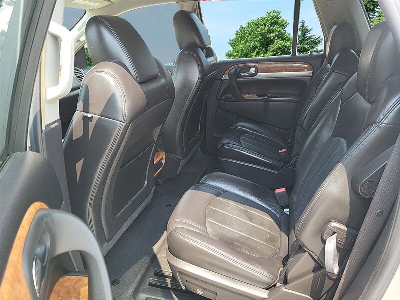 Used 2009 Buick Enclave CXL w/ Driver Confidence Package image 11