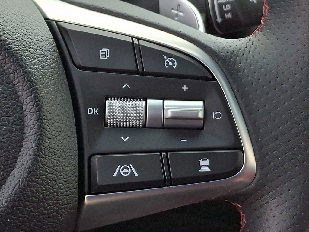 Used 2023 Genesis G70 2.0T w/ Sport Prestige Package image 21