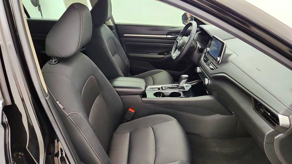 Used 2021 Nissan Altima 2.5 SV w/ SV Premium Package FWD image 25