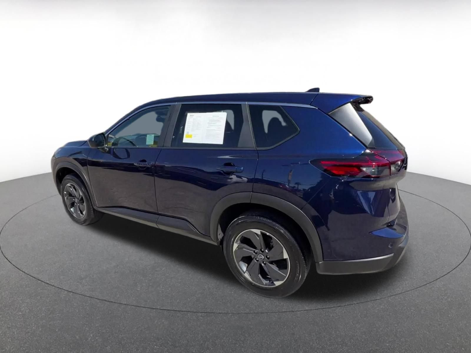 Used 2025 Nissan Rogue SV FWD image 10