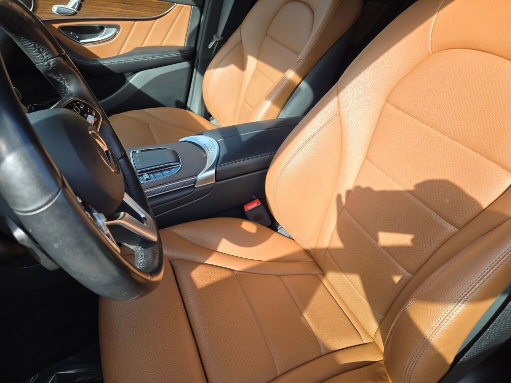 Used 2021 Mercedes-Benz GLC 300 4MATIC image 22