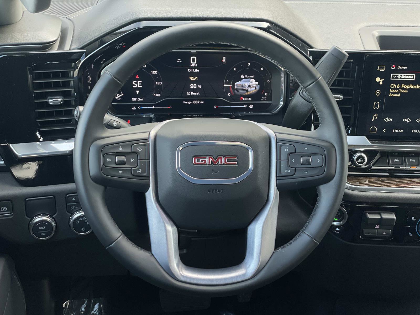 Used 2025 GMC Sierra 1500 SLE w/ Preferred Package image 10