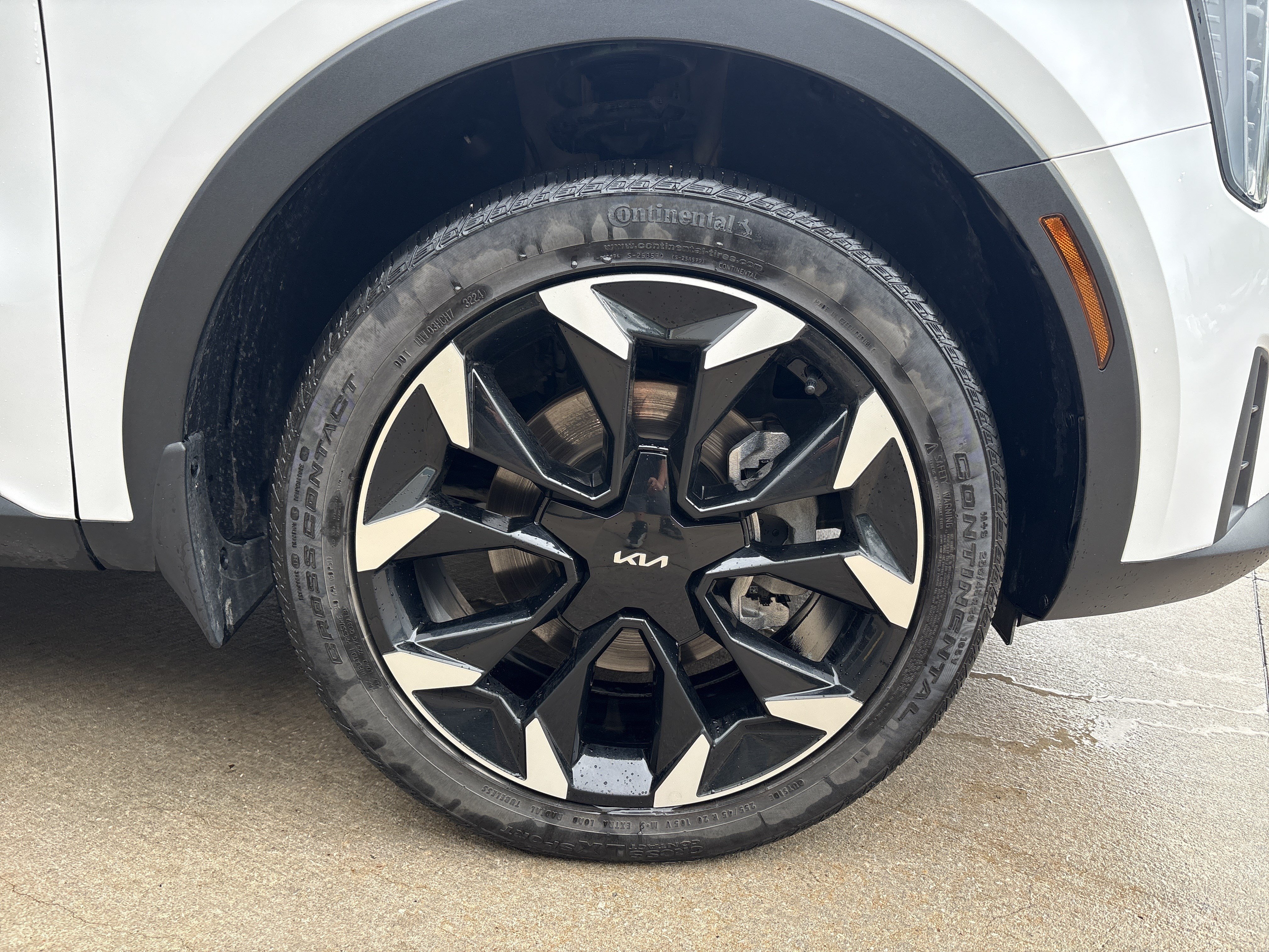 Used 2025 Kia Sorento EX AWD/4WD image 13