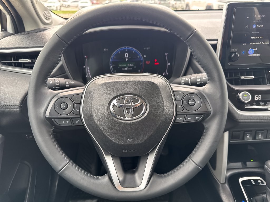 Used 2024 Toyota Corolla Cross XLE w/ Convenience Package AWD/4WD image 22