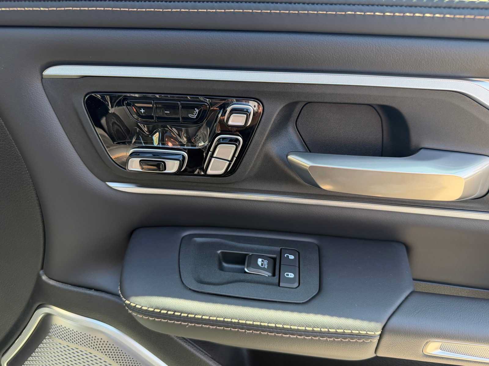New 2026 RAM 1500 Tungsten AWD/4WD image 19