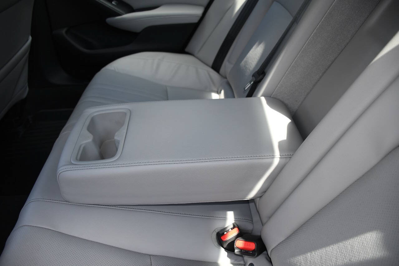 Used 2018 Honda Accord EX-L image 18