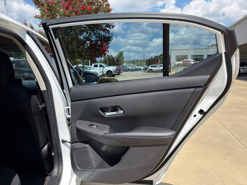 Certified 2022 Nissan Sentra SV w/ All-Weather Package FWD image 16